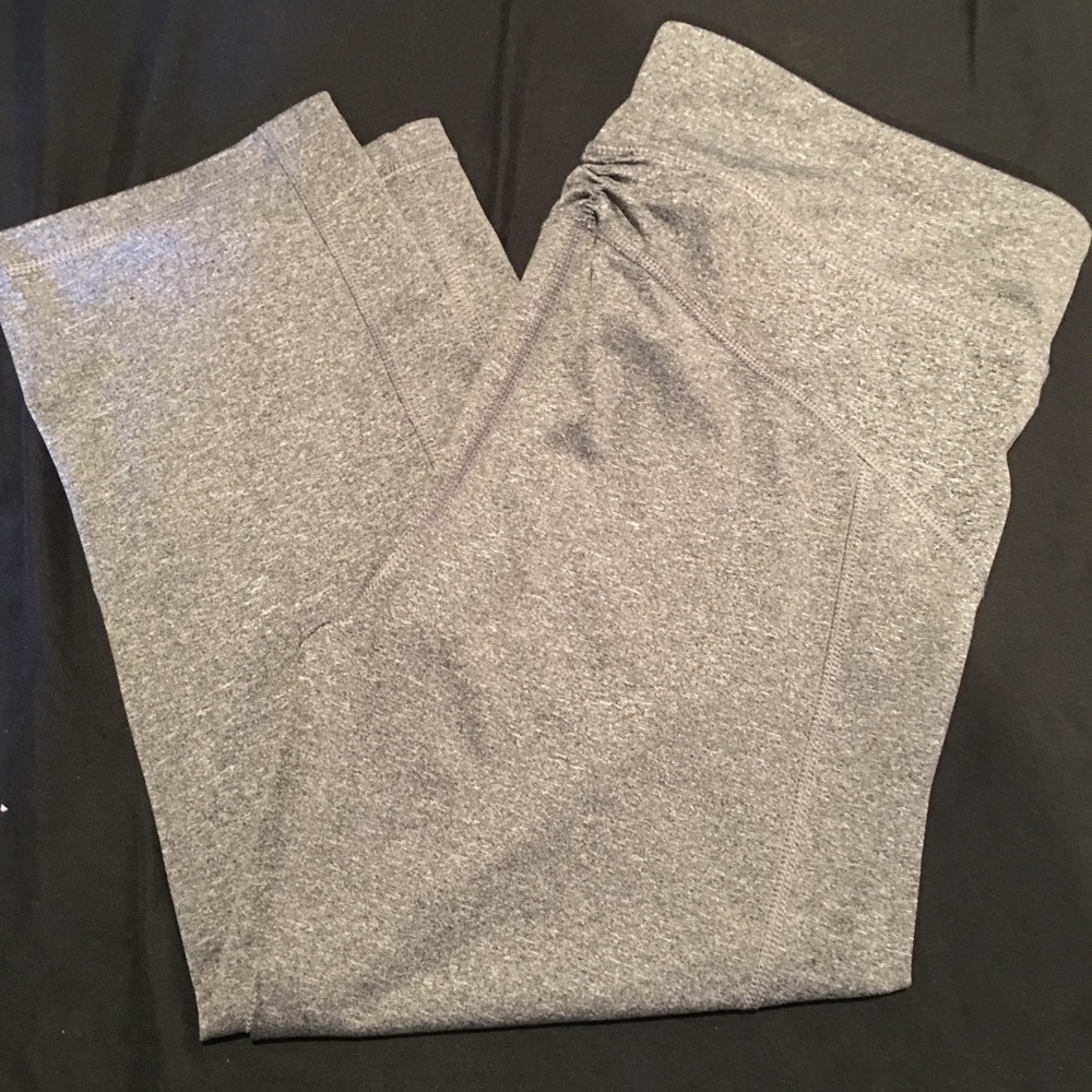 Aeropostal Capri workout leggings